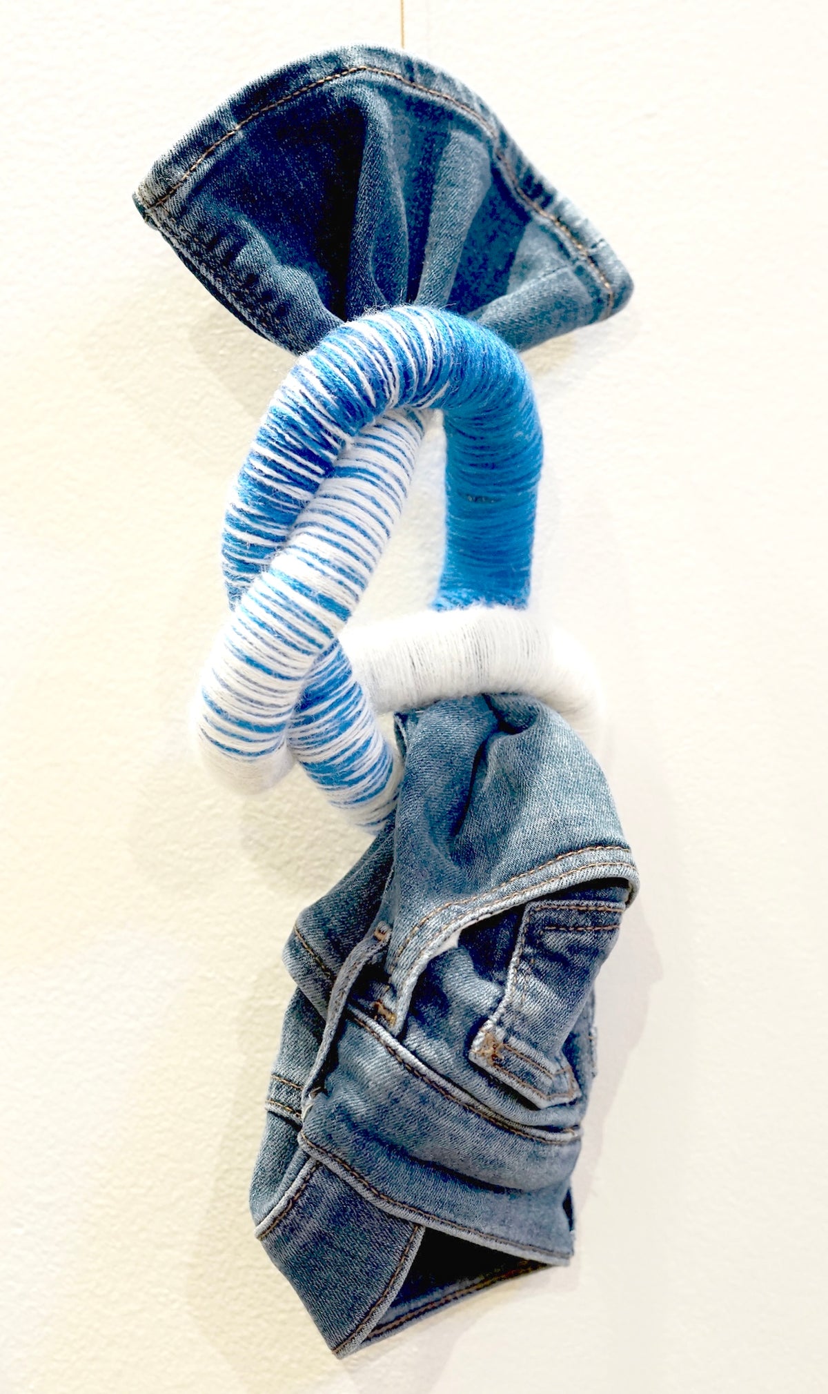 Frayed - Knots 1-8 by Saskia Jordá
